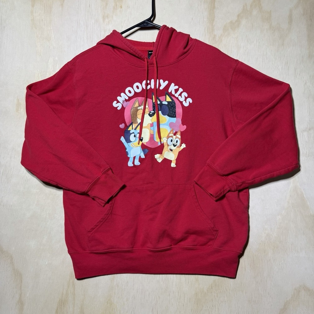 Bluey Adult Large Red Smoochy Kiss Hoodie Bandit Chilli Bingo Graphic Pullover
